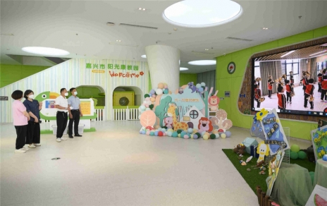 问候声声，爱心的脚步不停歇